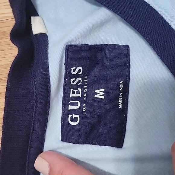 Guess mens size medium like new stripped shirt - Picture 2 of 7